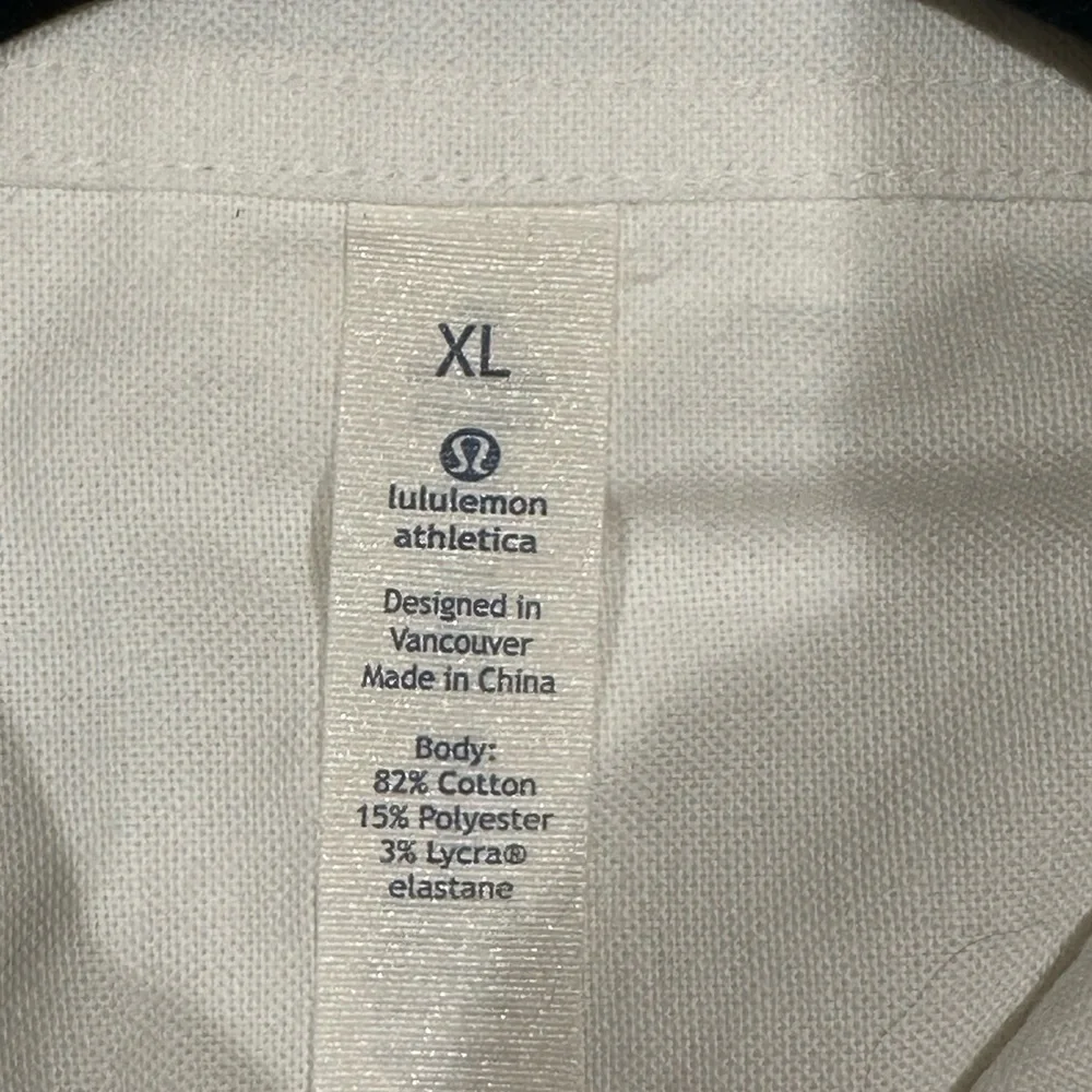 White Lulu Lemon button down shirt. XL - Picture 2 of 2